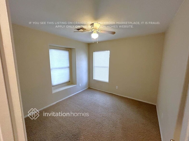 Building Photo - 6446 W Valencia Dr