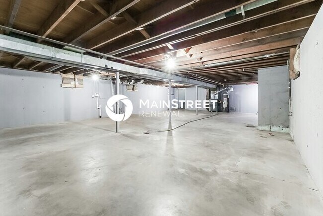 Building Photo - 3 Bedroom Pet-Friendly Home in RAYTOWN, MO with Main Street Renewal