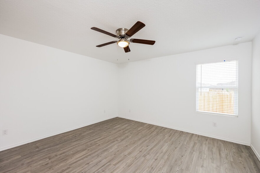 Building Photo - 6634 Morgan Cp