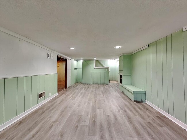 Building Photo - 3601 N Thomas Ave