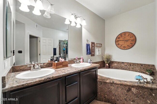 Building Photo - 5350 E Deer Valley Dr
