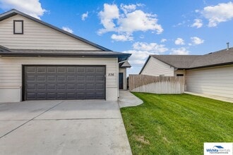 Building Photo - Newer 3 bedroom 2 bath Duplex in Goddard