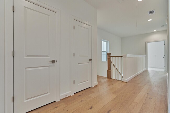 Building Photo - 2037 Carlson Creek Dr