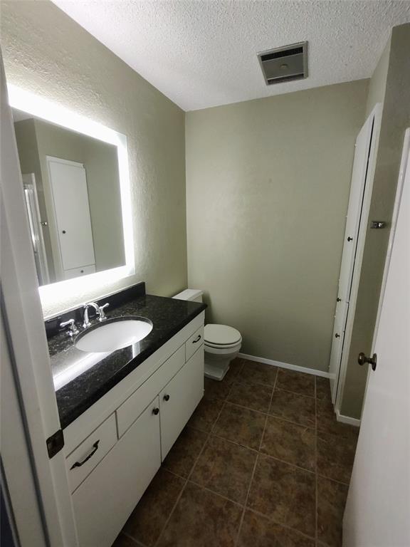 Building Photo - 4207 Las Palmas Dr