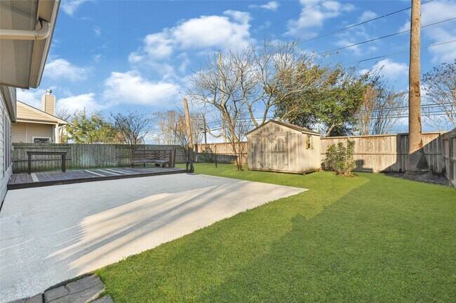 Building Photo - 15911 Breanna Ln