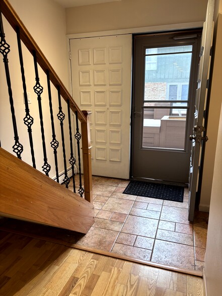 front entry - 4117 W Rivers Edge Cir