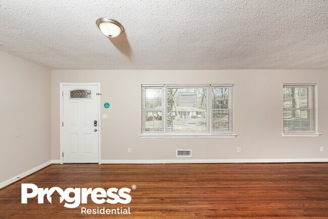 Building Photo - 313 28th Ave NW