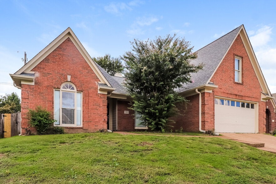 Building Photo - 1965 Abbott Cove