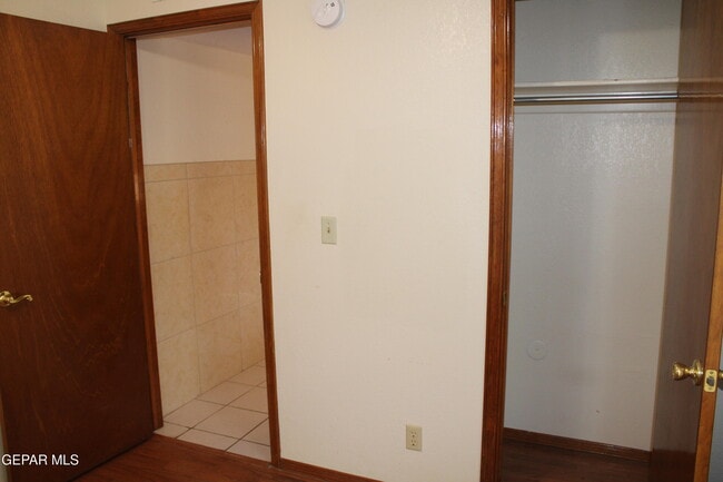 Building Photo - 11550 James Grant Dr