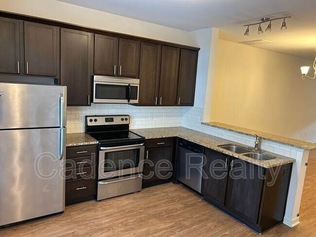 Primary Photo - 204 Jordan Ln