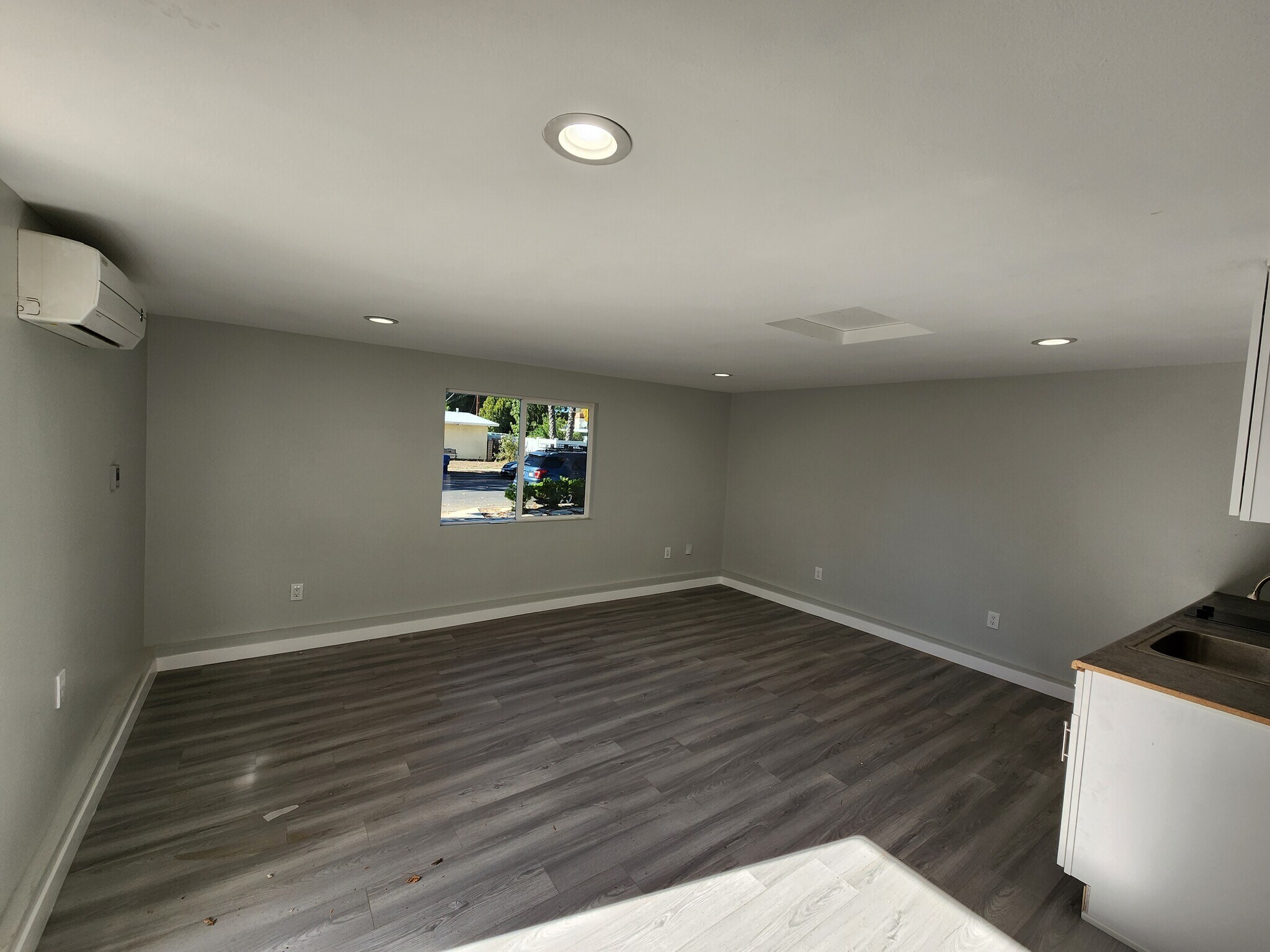 Building Photo - 7758 Zelzah Ave