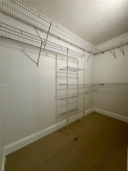 Building Photo - 10651 SW 108th Ave