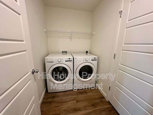 Building Photo - 3900 Pinnacles Ct