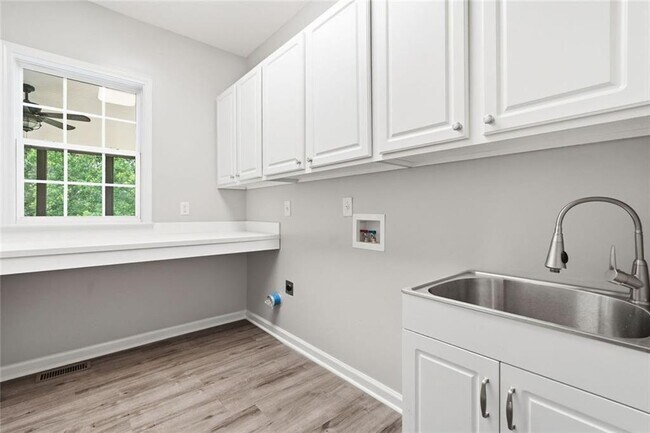 Building Photo - 208 Setters Ridge