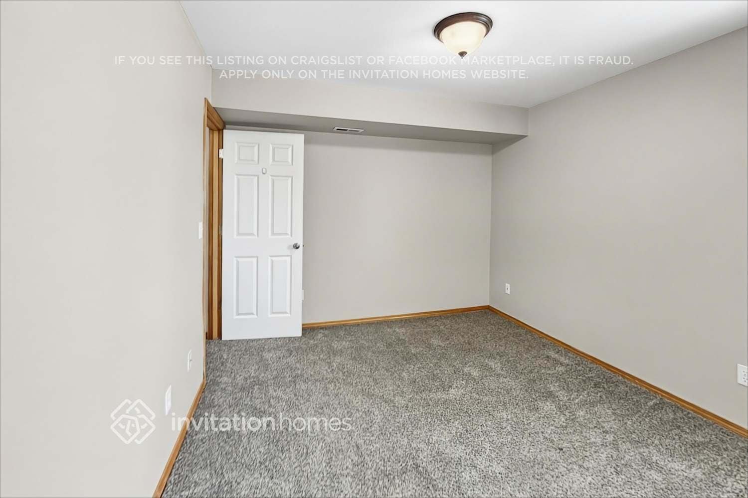 Building Photo - 17617 Upland Dr