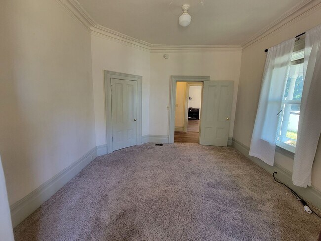 Building Photo - SAC T 9081-9085
