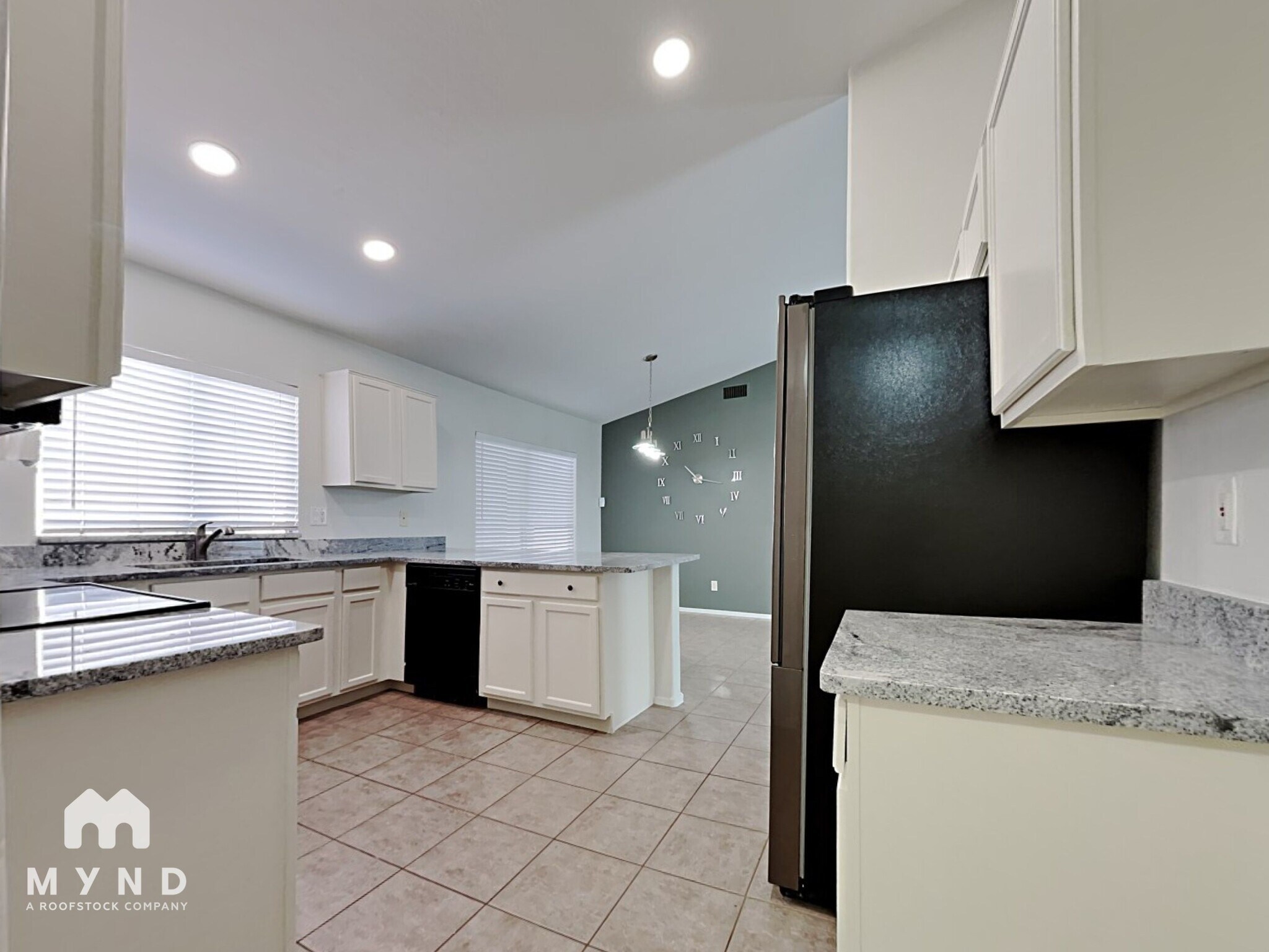 Building Photo - 1314 E Escuda Dr
