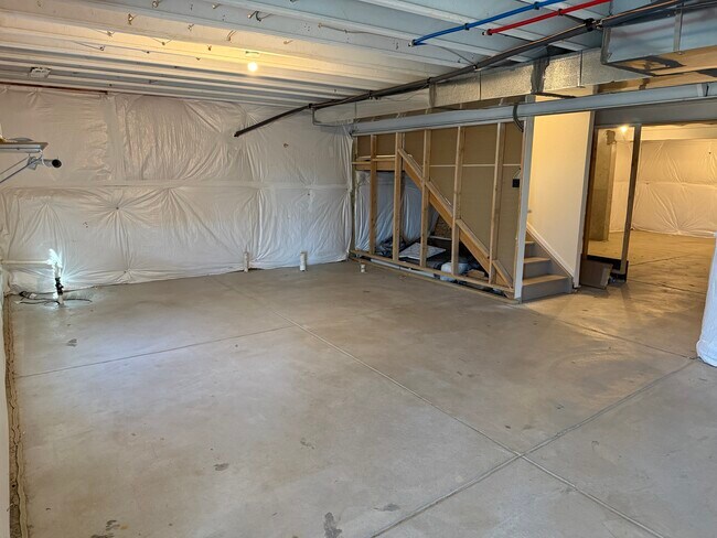 Building Photo - 221 S Quantock St