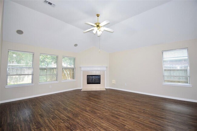 Building Photo - 2231 Oak Sand Dr