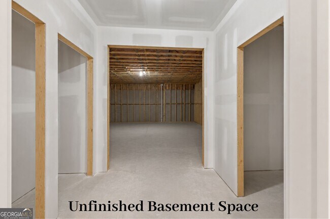 Building Photo - 930 Laurel Brooke Ave