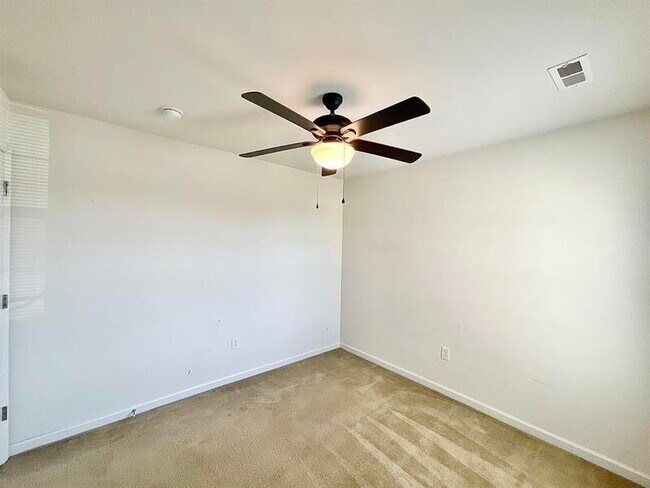 Building Photo - 830 Harbor Woods Dr
