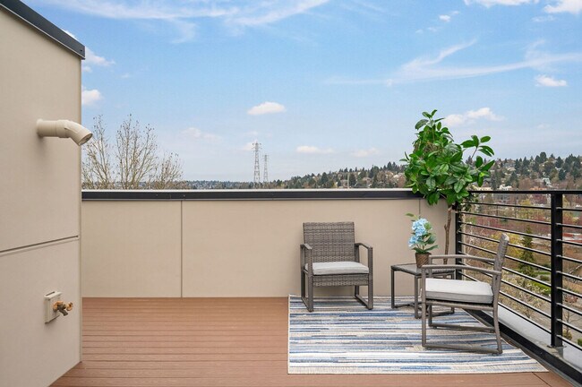 Building Photo - 34 W Cremona St