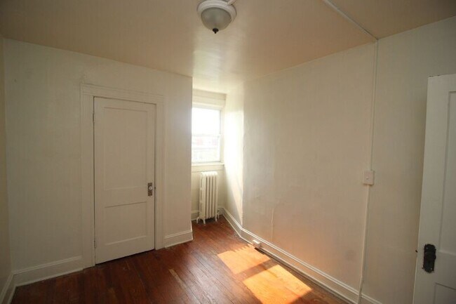 Building Photo - 3206 Guilford Ave