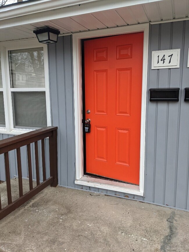 Building Photo - 145 S Oxford Ave Independence (Jackson Cou...