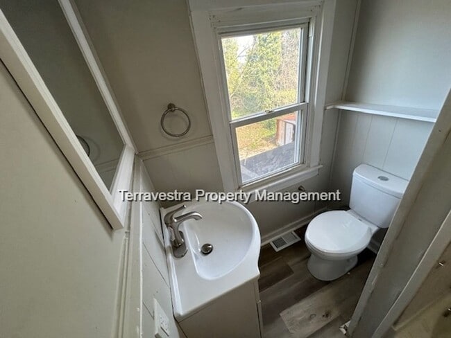 Building Photo - Renovated Millville 4 Bed in Millville. Eligible for $500 Security Deposit.