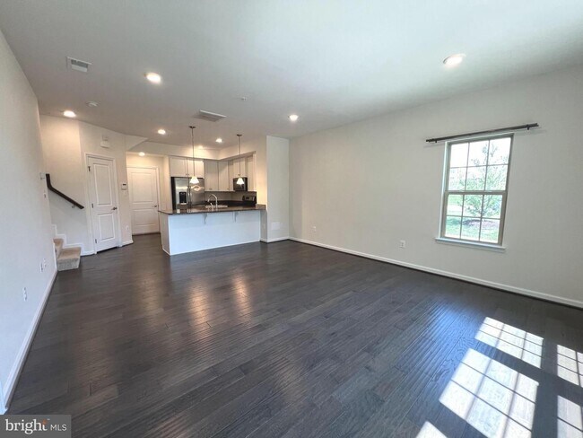 Building Photo - 8005 Orchard Grove Rd