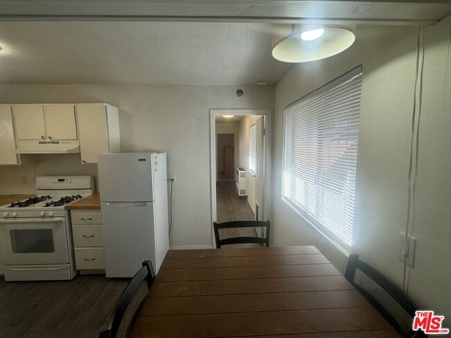 Building Photo - 1029 W Fairway Blvd