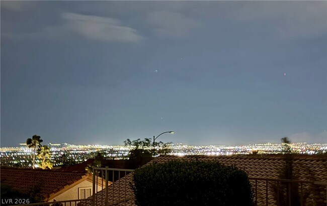 Building Photo - 2624 Breakers Creek Dr