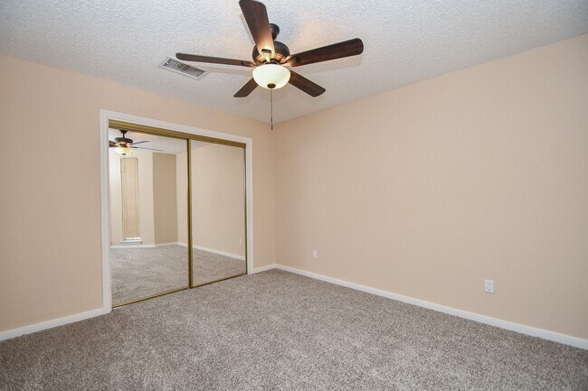 Building Photo - 1643 Beaconshire Rd