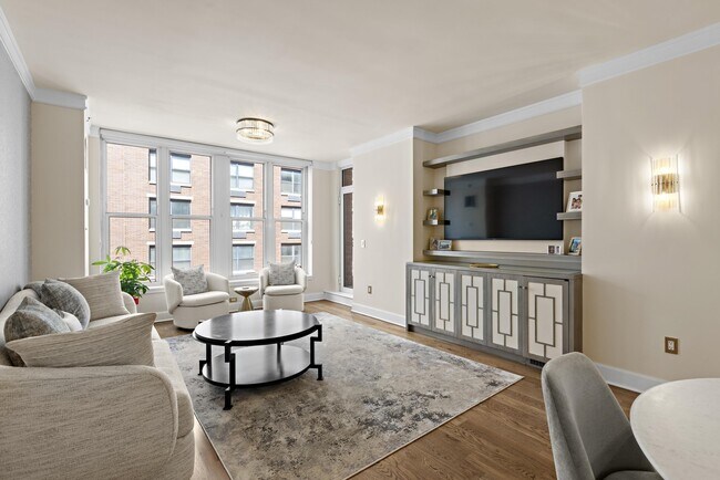 Building Photo - 1125 Maxwell Ln