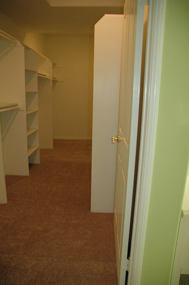 Masterbedroom Closet - 1250 Midvale Ave
