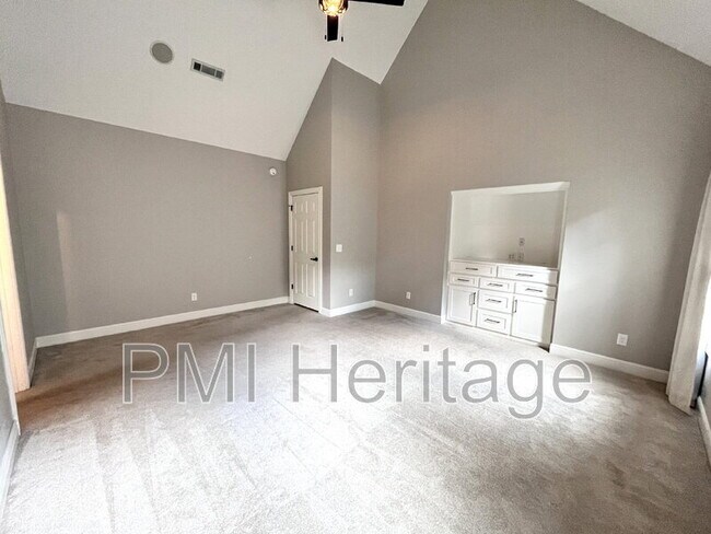 Building Photo - 4416 W Arlington Dr