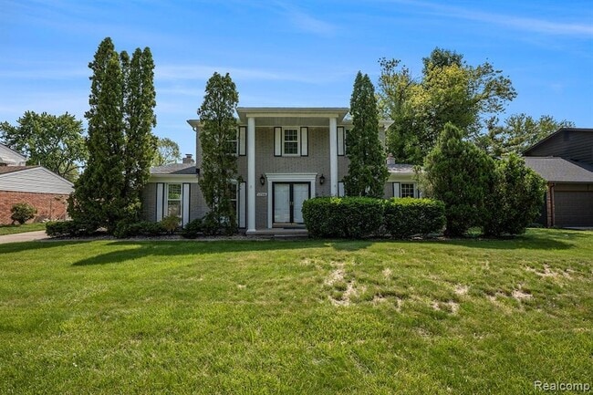 Primary Photo - 17346 Fairway