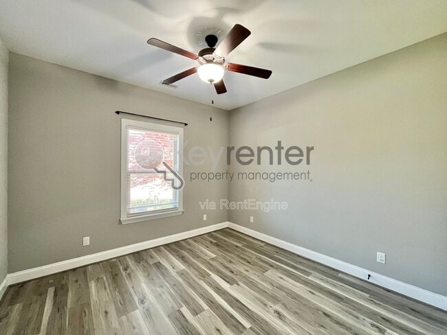 Building Photo - 2758 Waterhaven Dr
