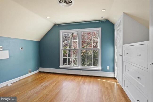 Building Photo - 6543 Cedarwood Ct