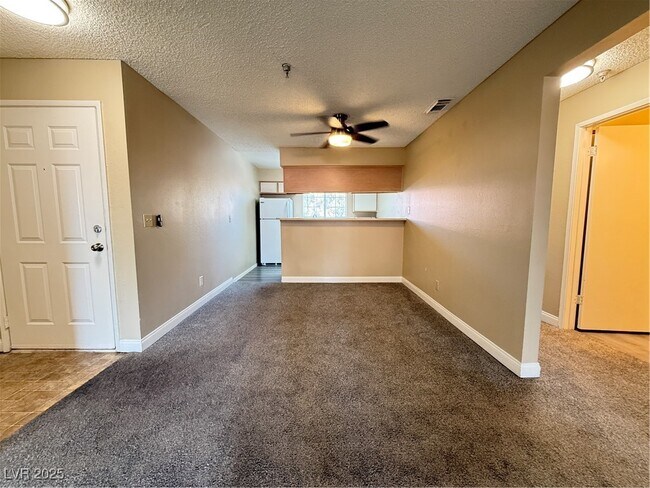 Building Photo - 2750 S Durango Dr