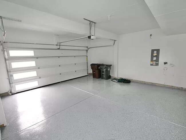 Building Photo - Charming 4 beds 3 baths in Powell!