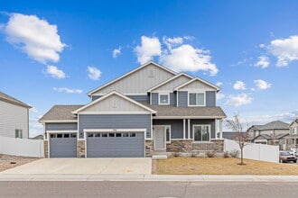 Building Photo - 1661 Northcroft Dr