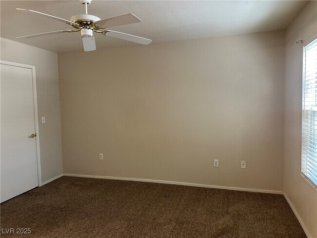 Building Photo - 555 E Silverado Ranch Blvd