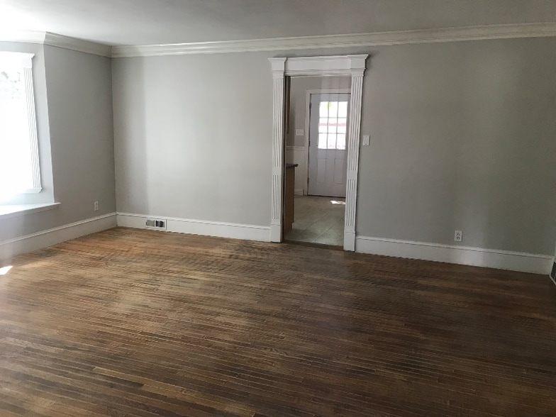 Building Photo - 525 N 300 E