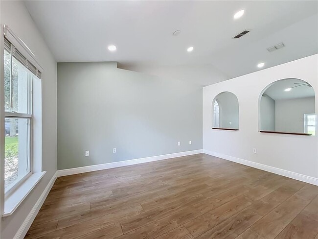 Building Photo - 33 Timbercreek Pines Cir