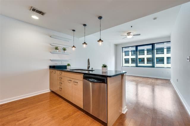 Building Photo - 1200 Main St