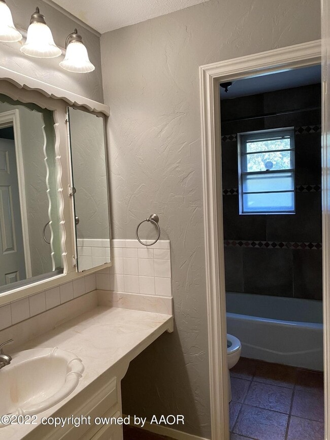 Building Photo - 3730 Rutson Dr