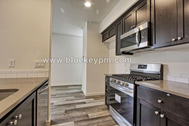 Building Photo - 3 Bed, 2.5 Bath Home in Ridgefield's McCormick Creek Subdivision