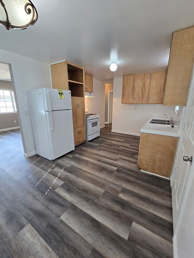 Building Photo - 16109 Spruce St