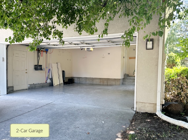 Building Photo - 8017 Showcase Ln